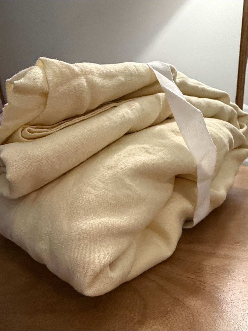 Quince European Linen Fitted Sheet Set in Butter Yellow Full - Picture 3 of 6